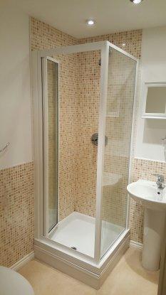 Ensuite Bathroo...