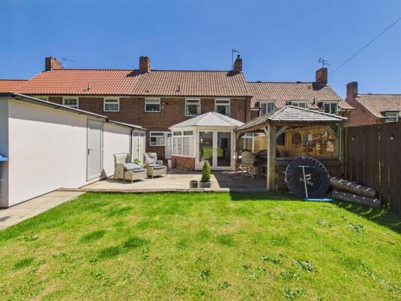 3 bed Terraced for sale Image 12