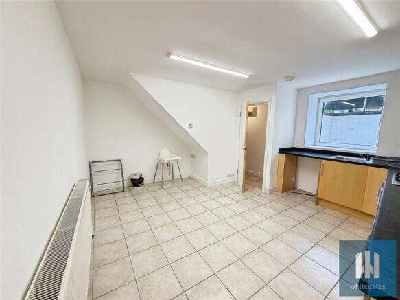 2 bed Terraced to rent Image 12