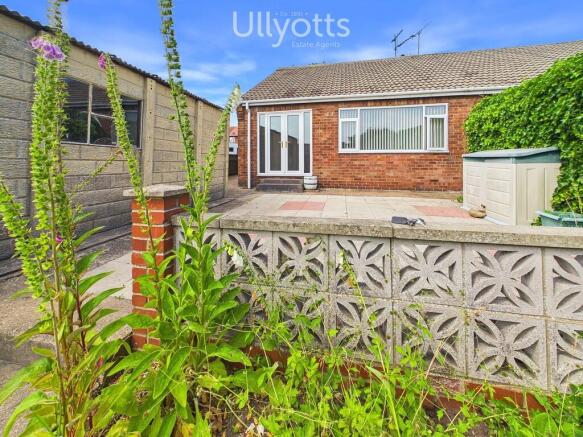 2 bed Semi-Detached Bungalow for sale Image 12