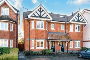 49, Trenchard Close, Hersham, Walton-on-thames KT12 5BG