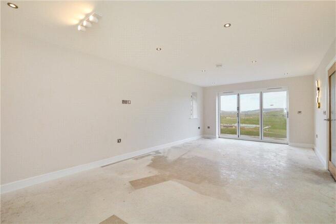 4 bed Detached for sale Image 8