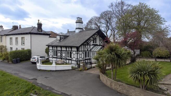 Whitburn House Lodge-01.jpg