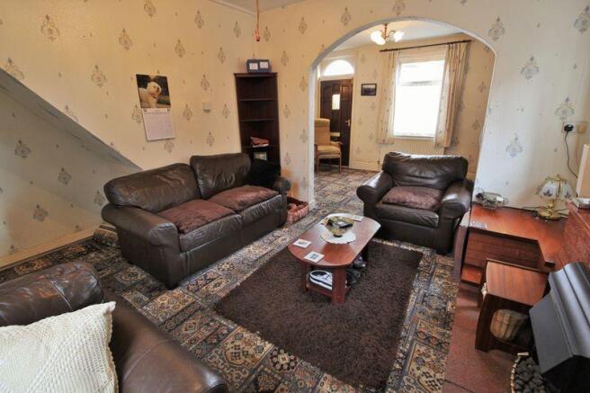 Lounge into Si...
