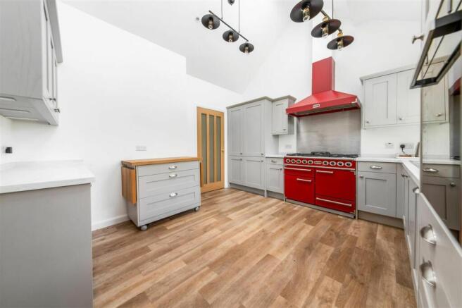 KITCHEN (2).jpg