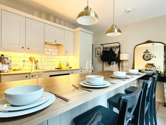 2 bed Terraced for sale Image 8