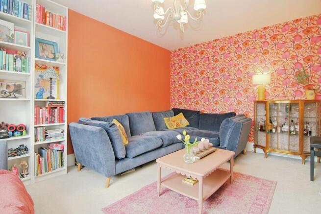 4 bed Semi-Detached for sale Image 8
