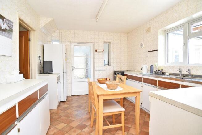3 bed Semi-Detached for sale Image 4