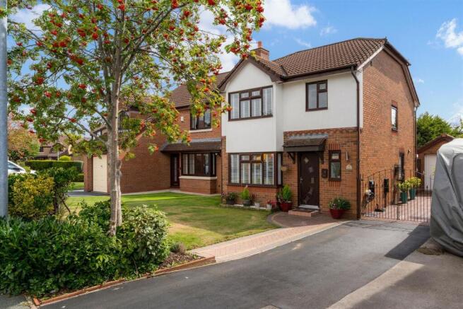 9 GROVEWOOD GARDENS-4.jpg