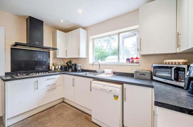 Hazel Avenue, Guildford, Surrey, GU1 photo 4