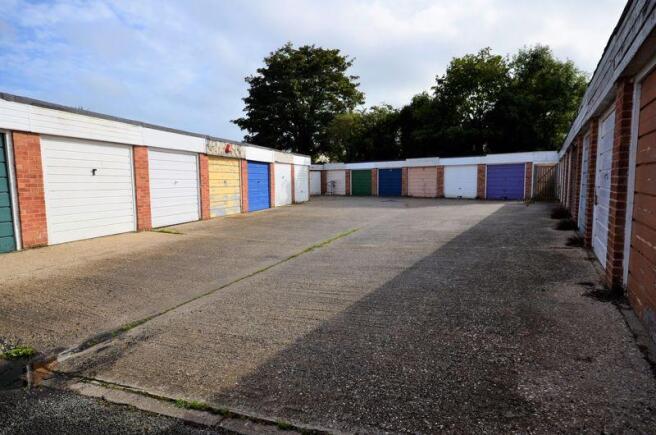 GARAGE BLOCK