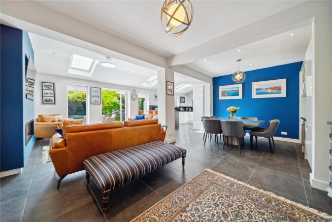 4 bed Detached for sale Image 5