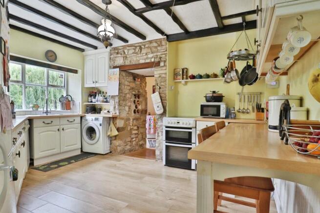 4 bed Detached for sale Image 4