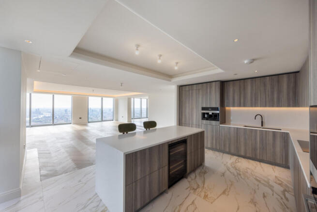 Landmark Pinnacle Penthouse 74.04 -6- Kitchen.jpg
