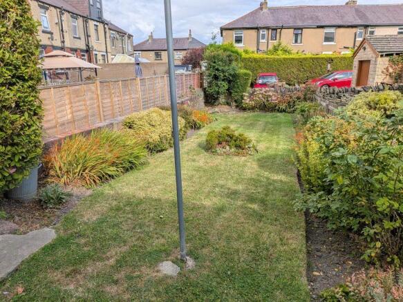 3 bed Terraced for sale Image 9