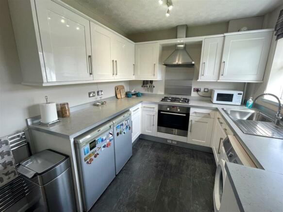 kitchen 2.jpg
