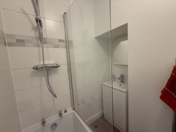 2 bed Terraced to rent Image 10