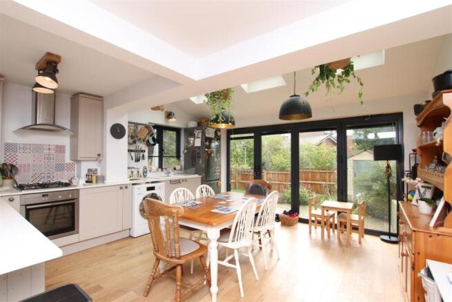 Dining Area.JPG