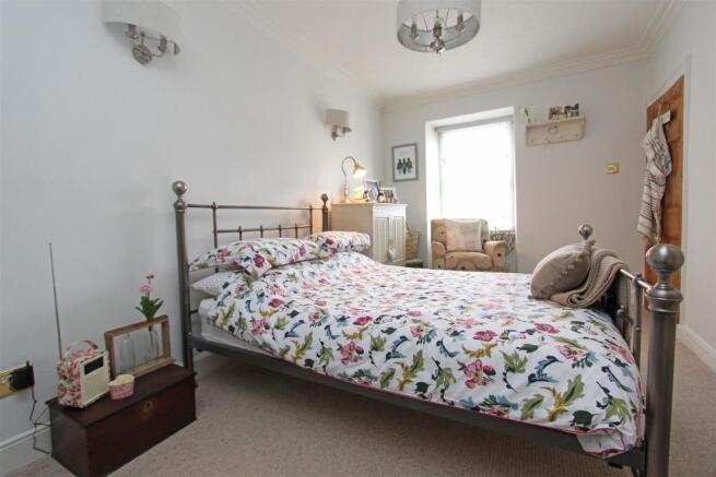 Bedroom 1..jpg