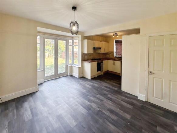 Kitchen/Dining