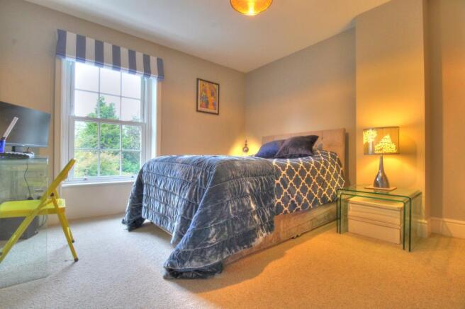 Bedroom....5