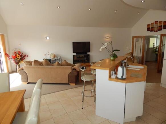 Lounge/Kitchen/Di...