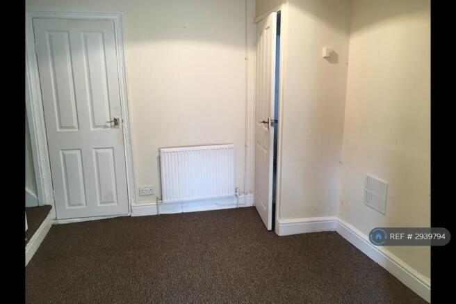 2 bed Terraced to rent Image 7