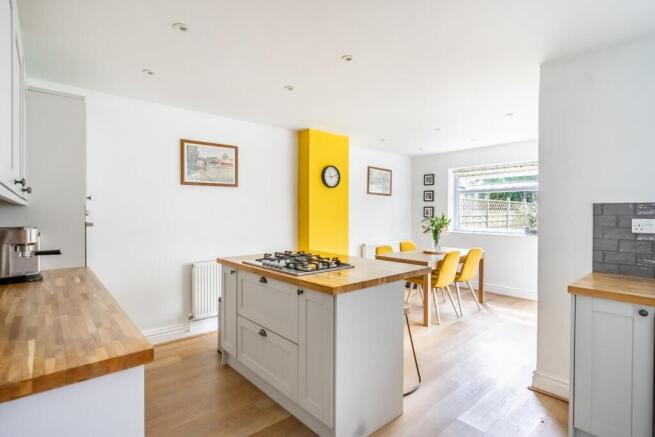 3 bed Semi-Detached for sale Image 4