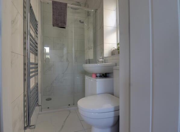 4 bed Semi-Detached for sale Image 12