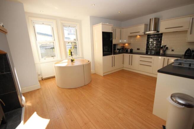 KITCHEN AREA 1 USE.JPG