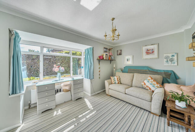 1346778-4-68bb30b...