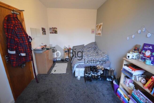 6 bed House Share to rent Image 9