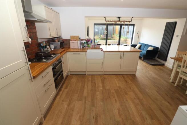 Kitchen/Dining Room