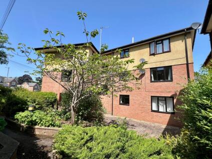 Dovetail Court, Park Street - NO onward chain!
