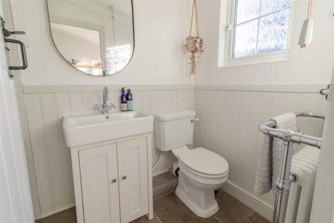 GROUND FLOOR SHOWER ROOM AND W/C