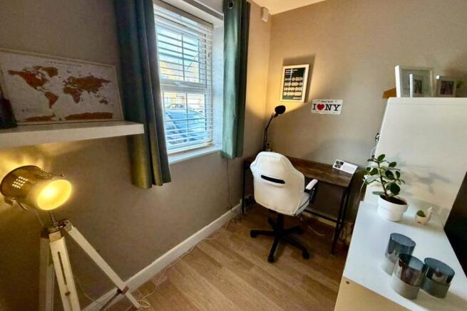 4 bed Town House for sale Image 7