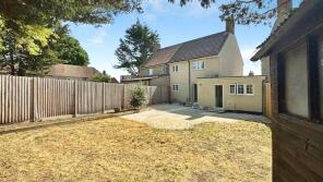 13, Plum Garth, Brentford TW8 9QB