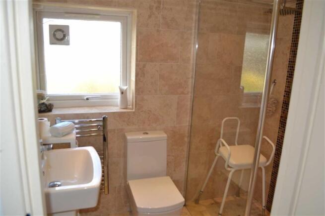 01686 - 412567