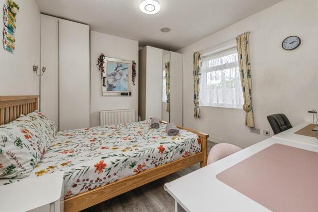 3 bed Semi-Detached for sale Image 8