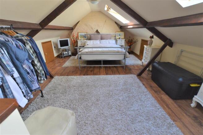 LOFT ROOM