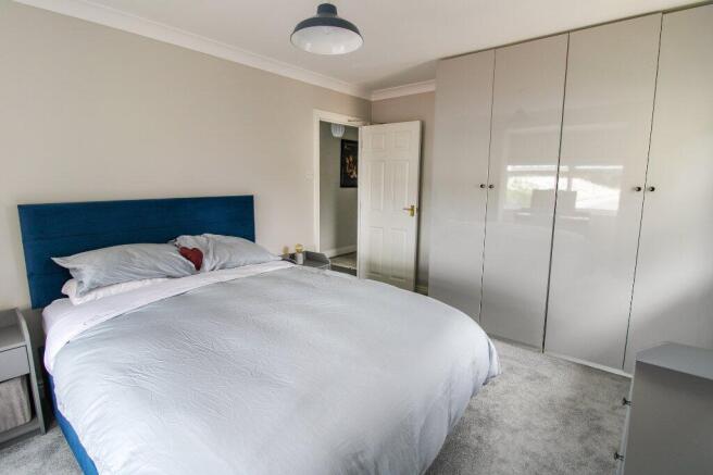 2 bed Apartment for sale Image 4