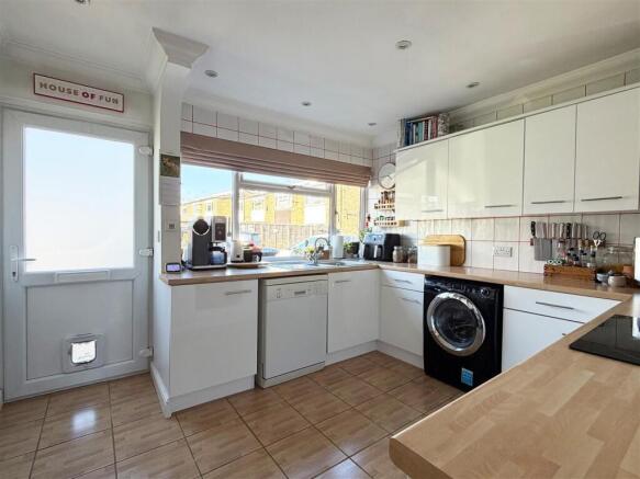 DR Kitchen2 copy.jpg