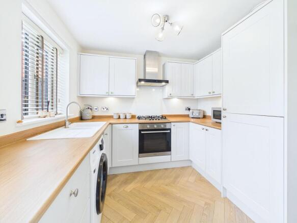 3 bed Semi-Detached for sale Image 8