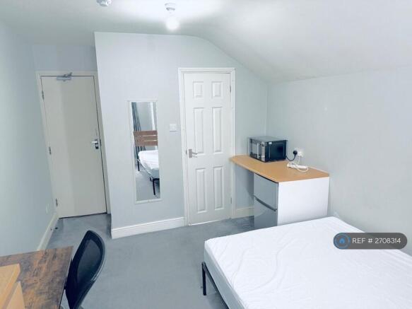 Large Double Ensuite Room