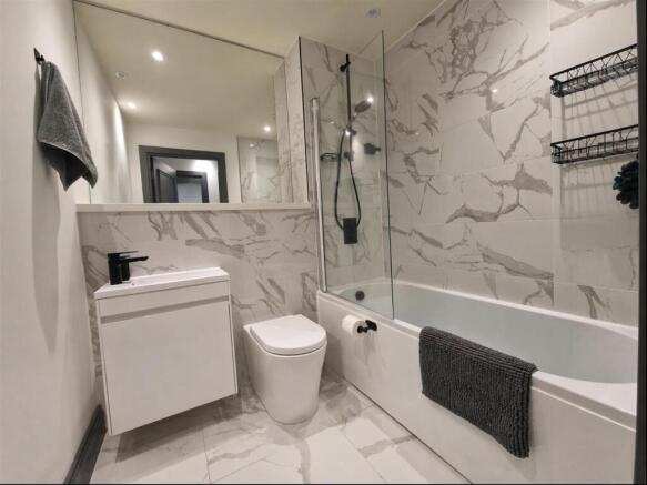 1 bed Apartment to rent Image 4