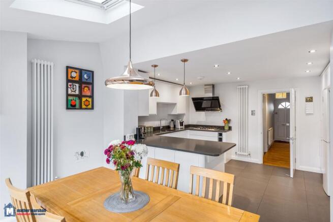 Diner into Kitchen