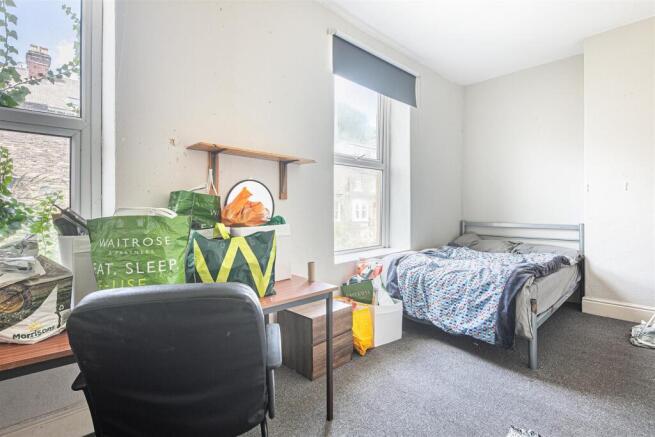 6 bed Terraced for sale Image 8