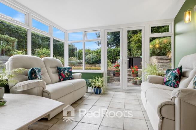 4 bed Detached for sale Image 7