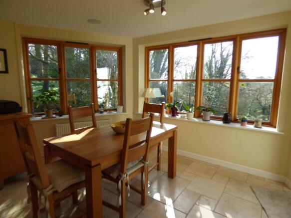 Dining area.JPG