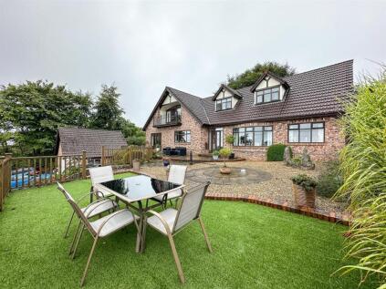 Henllys Village, Henllys, Cwmbran